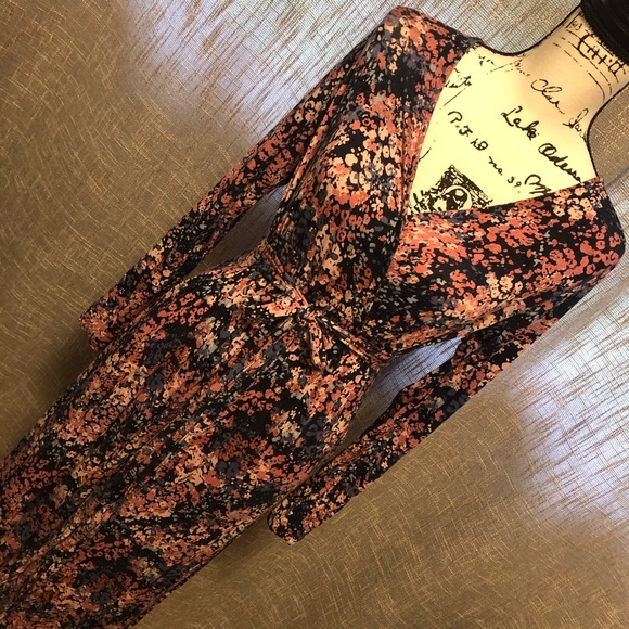 Motherhood Maternity Maxi Dress! ✨ - Picture 2 of 8